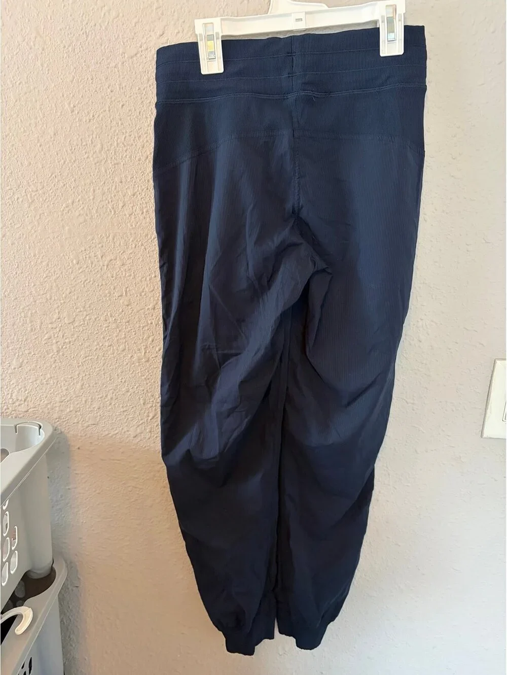 Lululemon Dance Studio Mid-Rise Jogger True Navy size 4. Newer square size from